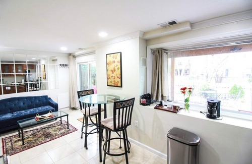 Herndon Maison | 1 BR Basement Apart walk 13M Metro/Drive 5M IAD