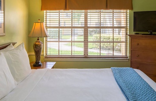 Gulf Stream Station Balnéaire | 1 BR beachfront w/pool in Gulf Stream, FL. Minutes to Atlantic Ave. in Delray