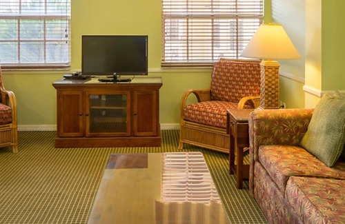 Gulf Stream Station Balnéaire | 1 BR beachfront w/pool in Gulf Stream, FL. Minutes to Atlantic Ave. in Delray