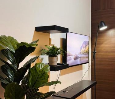 San Antonio Appartement | 1 BR Condo w Balcony in Air Residence Makati