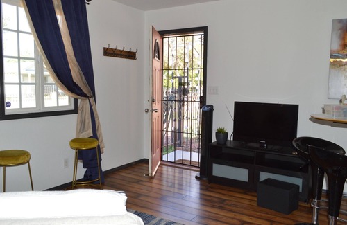 Glendale Appartement | 1 BR Cozy GuestHouse / Glendale Westgate/ Outless