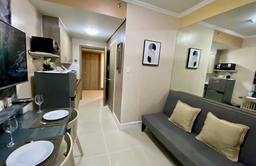 Highway Hills Copropriété | 1 BR Fully Furnished Condo in Mandaluyong with Pool and Parking - Fame1, 2021