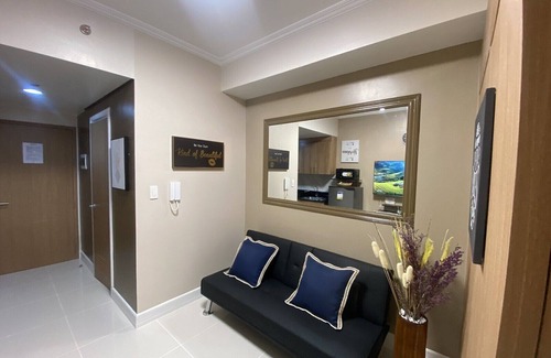 San Lorenzo Copropriété | 1 BR Fully Furnished Condo in Makati with Pool and Parking - Red Res. Unit 1132