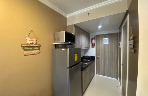 Barangay 76 Copropriété | 1 BR Fully Furnished Condo Across MOA with Pool and Parking - S Res. Unit 0911