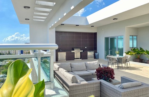 Bella Vista Appartement | 1 BR Luxury and Modern Apartment/rooftop & Gym 6FL