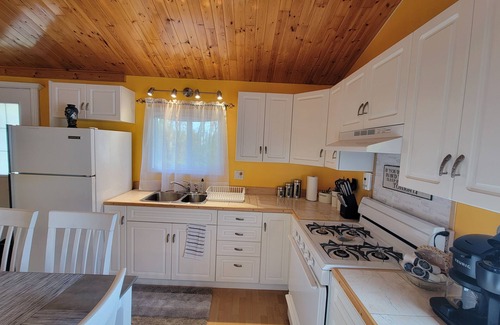 Silver Sands Cottage | 1 BR Private Cottage w/ Sunset Lake Views