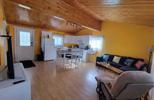Silver Sands Cottage | 1 BR Private Cottage w/ Sunset Lake Views