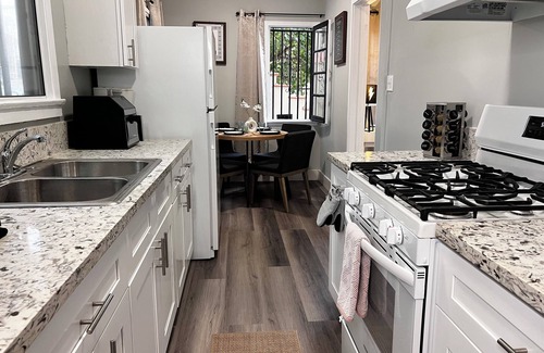 East Hollywood Appartement | 1-BR Retreat in East Hollywood – Prime Location!