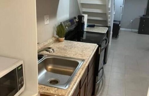Petworth Appartement | 1 Delightful NW DC Studio Apt with Private Parking