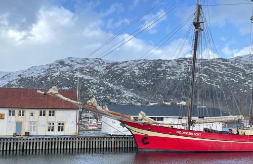 Lødingen Appartement | 1. etg i Dampskipsbrygga, Lødingen havn