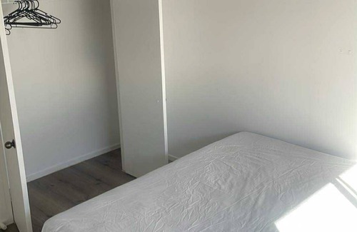 Glen Eden Maison | 1 large room in cozy 3-Bedroom in glen eden