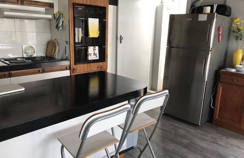 Orbost Appartement | 1. Grand studio apt pet friendly cuisine séparée, buanderie et salle de bains