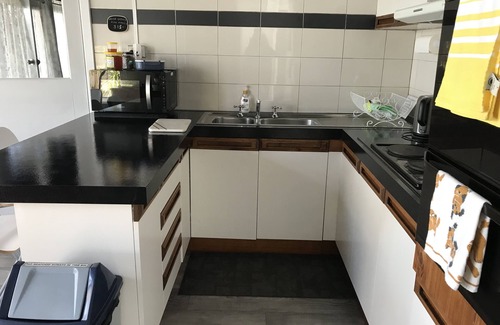 Orbost Appartement | 1. Grand studio apt pet friendly cuisine séparée, buanderie et salle de bains