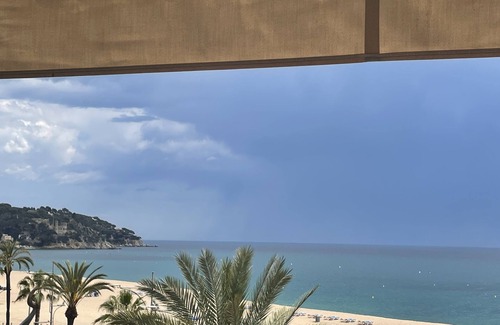 Lloret Town Center Appartement | 1 PLAGE DE MER, PAR PARKING GRATUIT, MEILLEUR APPARTEMENT - COUPLES🥂 FAMILLE