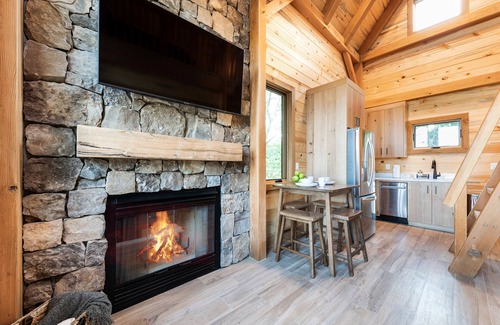 Laura Maison | #1 Locust Landing