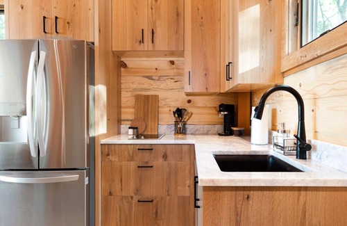 Laura Maison | #1 Locust Landing