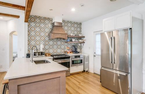 College Park Maison | 1 Mi to Arts District Modern Hyattsville Hideaway