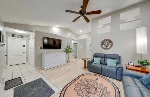 Lake Mills Appartement | 1 Mi to Beach Dog-Friendly Condo in Lake Mills!