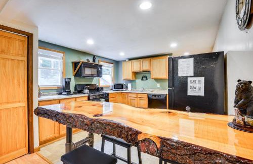Brantingham Maison | 1 Mi to Brantingham Lake New York Getaway!