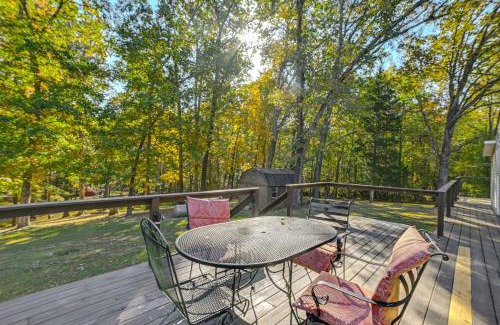 Springville Maison | 1 Mi to Buchanan Resort Home with Deck and Yard!