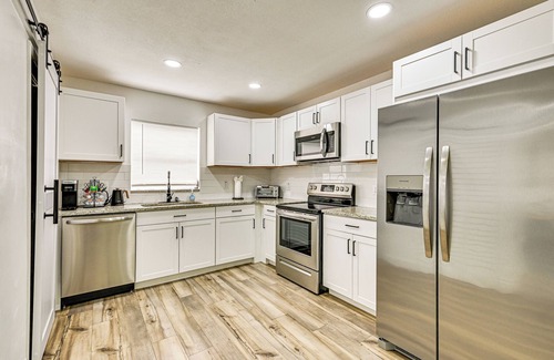 Terrace Park Maison | 1 Mi to Busch Gardens: Modern Home w/ Private Yard