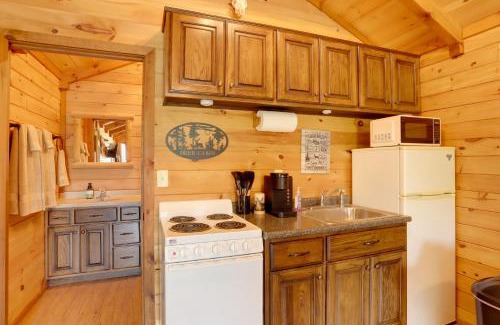 Van Buren Maison | 1 Mi to Current River Cozy Studio Cabin!