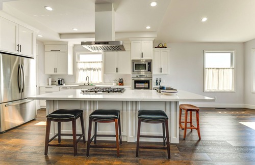 Benicia Maison | 1 Mi to Downtown Benicia: Scenic Cliffside Escape