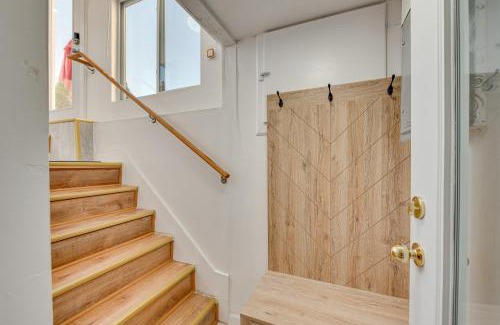 Salem Appartement | 1 Mi to Downtown Salem Vacation Rental!