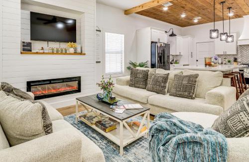 Brenham Maison | 1 Mi to Dtwn Brenham! The Bell and Bloom Cottage