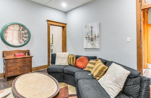 Cumberland Appartement | 1 Mi to Dtwn Cumberland Historic Apt with Patio!
