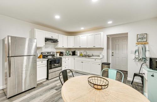 Brownwood Maison | 1 Mi to Dtwn Family Home with Porch in Brownwood
