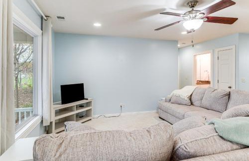Newburgh Maison | 1 Mi to Dtwn Newburgh Quiet Home with Yard!