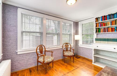 Roanoke Maison | 1 Mi to Dtwn Roanoke Home with Yard and Mtn View!