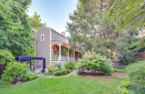 Salem Appartement | < 1 Mi to Dtwn Salem: Apt w/ Shared Patio & Yard!