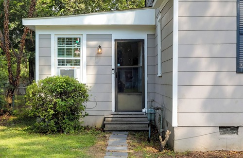 Greenwood Appartement | < 1 Mi to Dtwn: Updated Studio in North Greenwood!