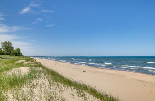 Miller Beach Maison | 1 Mi to Indiana Dunes Natl Park Home with Patio!