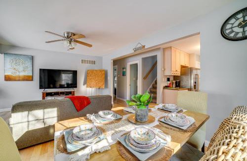 Miller Beach Maison | 1 Mi to Indiana Dunes Natl Park Home with Patio!