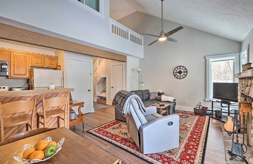White Haven Maison | < 1 Mi to Jack Frost: Lake Harmony Townhome!