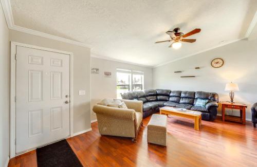 Coulee City Maison | 1 Mi to Lake Getaway with Patio in Coulee City!