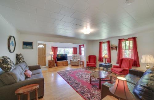 Laurium Maison | 1 Mi to Lake Superior Cottage with Sauna and Rec Room