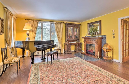 White Mills Villa | 1 Mi to Lake Wallenpaupack Spacious Poconos Villa