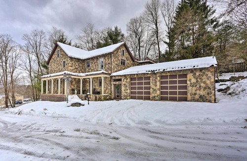 White Mills Villa | 1 Mi to Lake Wallenpaupack Spacious Poconos Villa