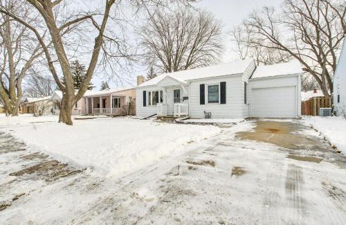 Green Bay Maison | 1 Mi to Lambeau Field Residential Home with Yard