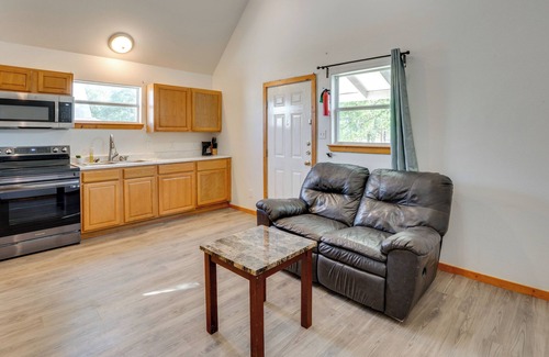 Stockdale Maison | < 1 Mi to Main St: Quiet Home w/Yard in Stockdale