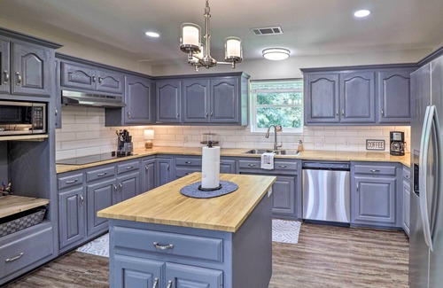 Bismarck Maison | 1 Mi to Marina & Golf: Bismarck Home w/ Fire Pit!