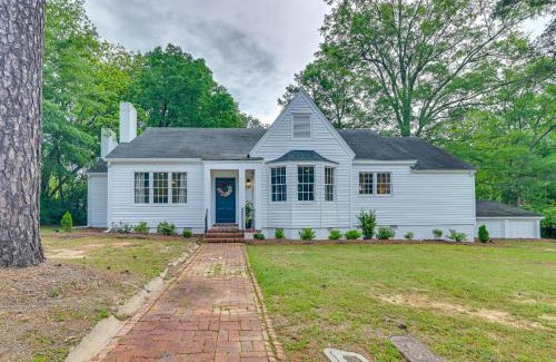 Starkville Maison | 1 Mi to Miss State Wremy Cottage with Deck and Yard