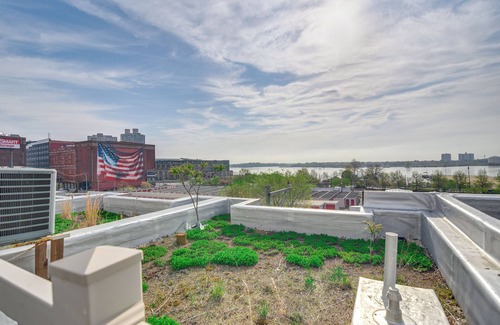 Old City Maison | 1 Mi to Old Town: Philadelphia Townhome w/ Patio!