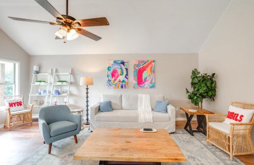 Oxford Maison | 1 Mi to Ole Miss Pet-Friendly Retreat with Yard