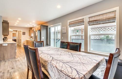 Lakeside Maison | 1 Mi to Oregon Dunes Quiet Getaway with Deck