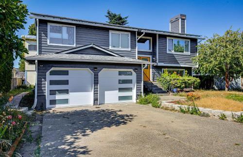 Des Moines Appartement | 1 Mi to Puget Sound Shores Modern Des Moines Apt!